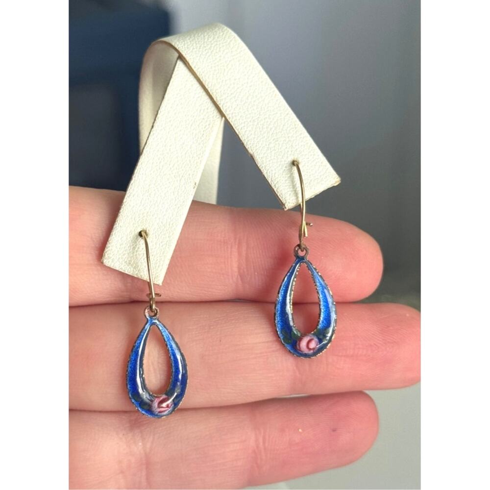 Vintage Open Hoop Blue And Pink Enamel Cloisonne Dangle Earrings Gold Tone